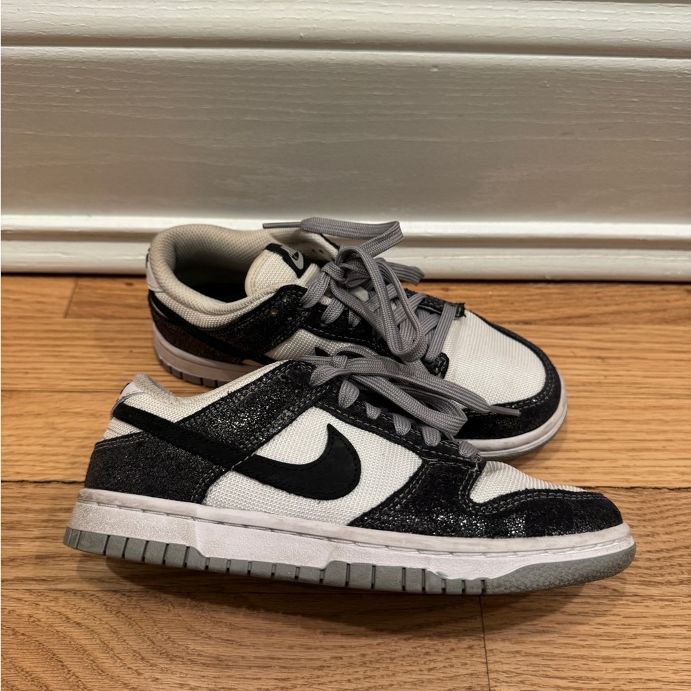 Dunk Low Golden Gal Sneakers